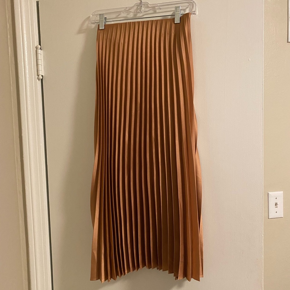 Lulu's Pleated Midi Skirt Terracotta - Picture 3 of 6